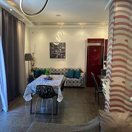 Apartamento Renovated Flat With Acropolis View Atenas Exterior foto